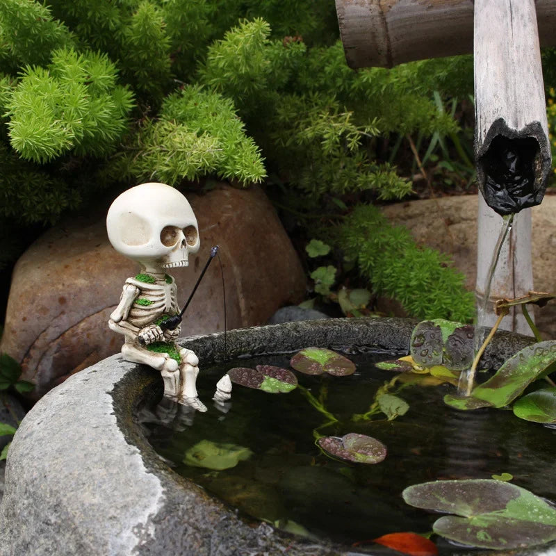 Angelndes Skelett Garten Figur